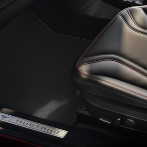 Premium talne preproge iz velurja spredaj, črna